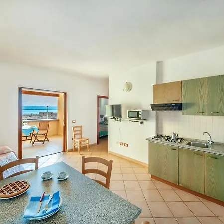 1 Bedroom Beautiful In * Isola Rossa