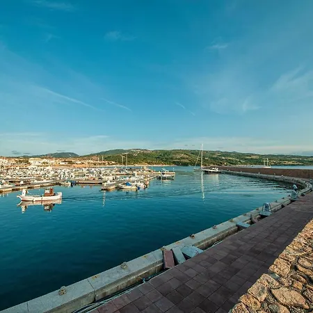 1 Bedroom Beautiful In Apartment Isola Rossa